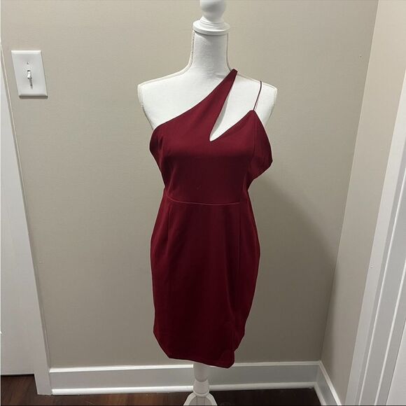 Lulu’s one shoulder dress - Picture 2 of 11